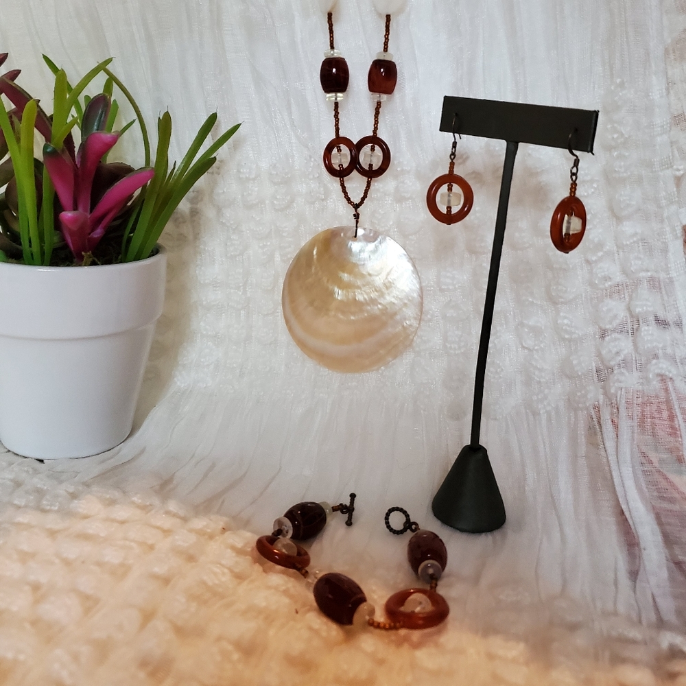 Large Shell Necklace, Bracelet and Earrings
